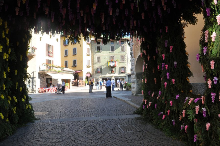 2009: addobbi per la Festa di San Giovanni Battista