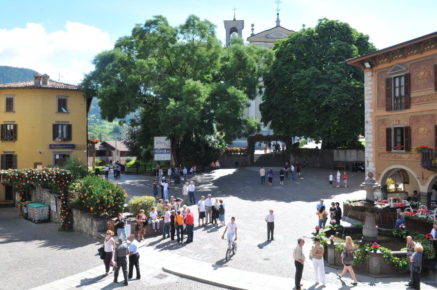 2009: addobbi per la Festa di San Giovanni Battista