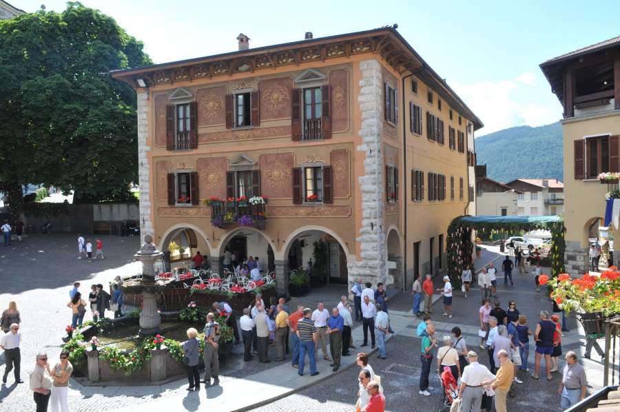 2009: addobbi per la Festa di San Giovanni Battista