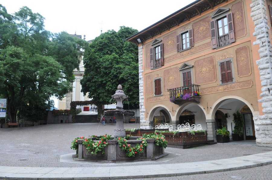 2009: addobbi per la Festa di San Giovanni Battista