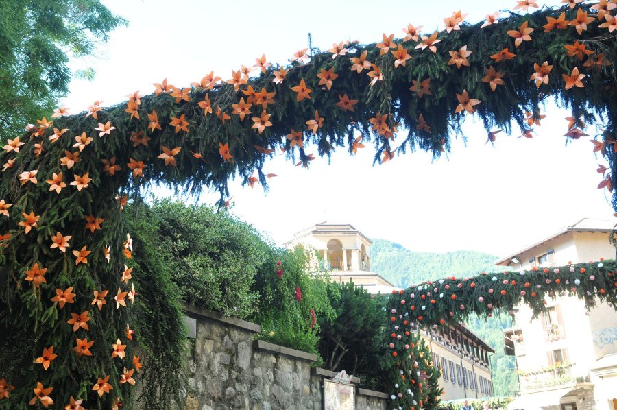 2009: addobbi per la Festa di San Giovanni Battista