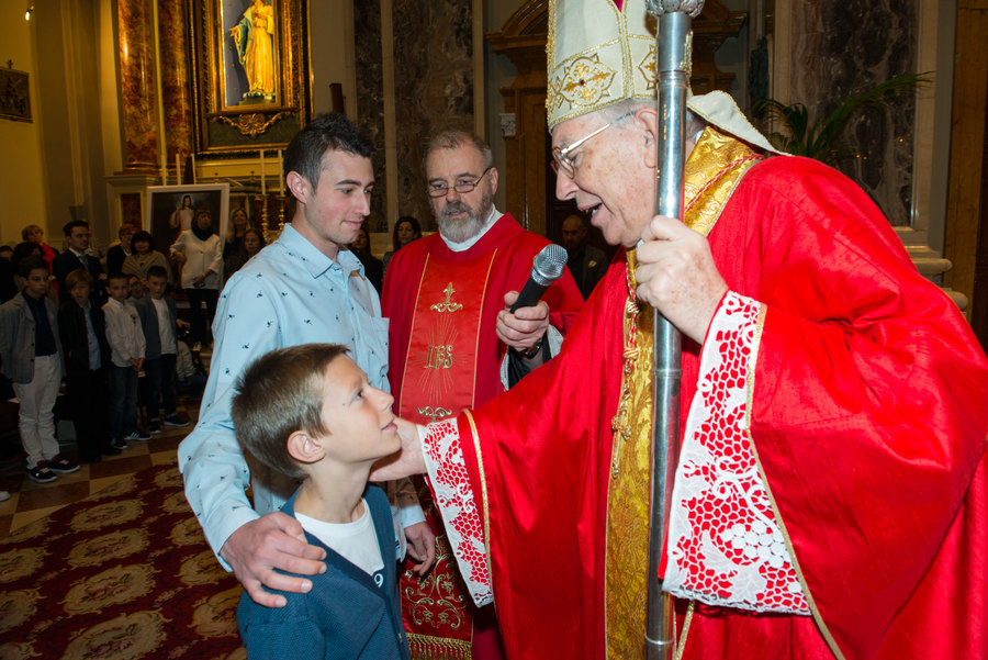 Cresimato a Borno.