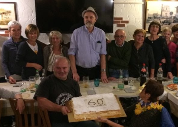 Con i suoi e le sue coscritte don Francesco festeggia i 60 anni!