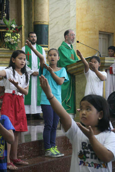 PADRE GIACOMO... CIRCONDATO DA VITA