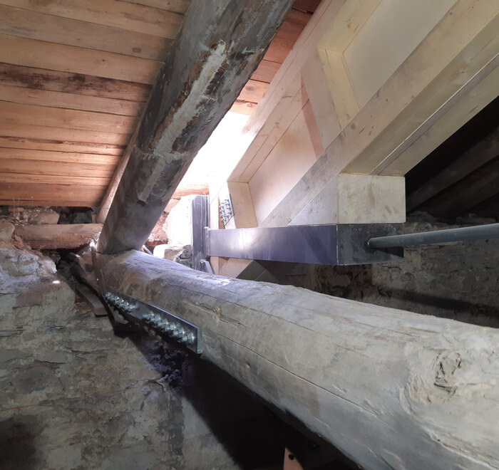 Consolidamento della struttura del sottotetto